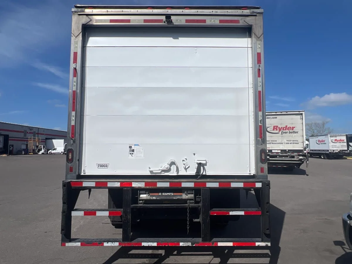 2020 International MV - image 5