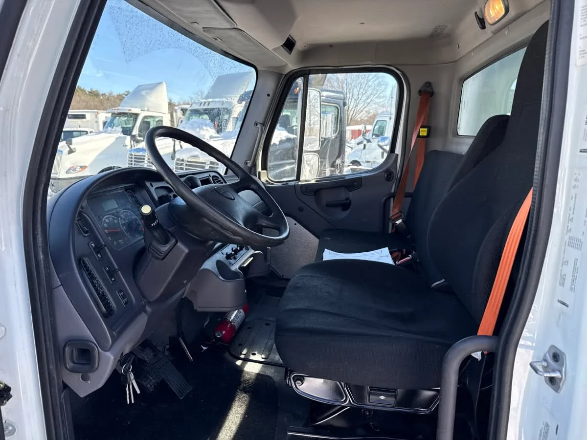 2019 Freightliner M2 106 in Salisbury, MA — photo 7