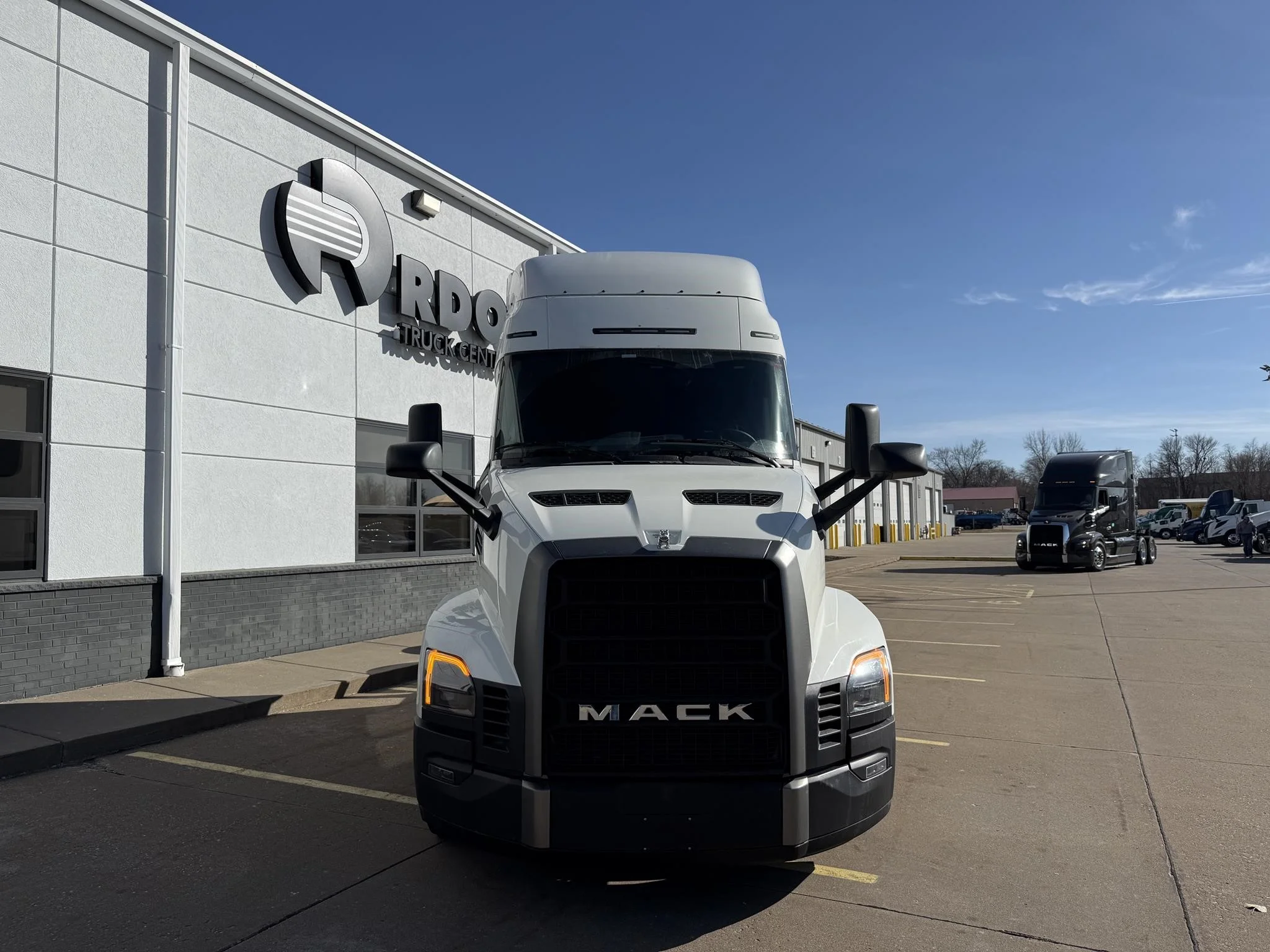 2026 Mack Pioneer — photo 2