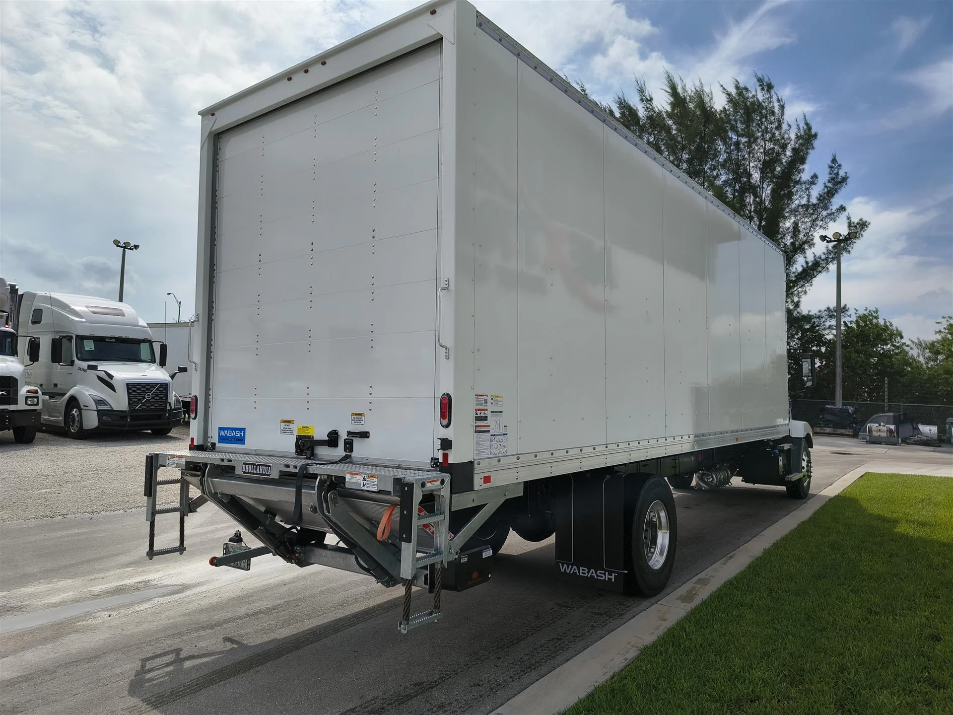 2027 Mack MD in Fort Lauderdale, FL — photo 5