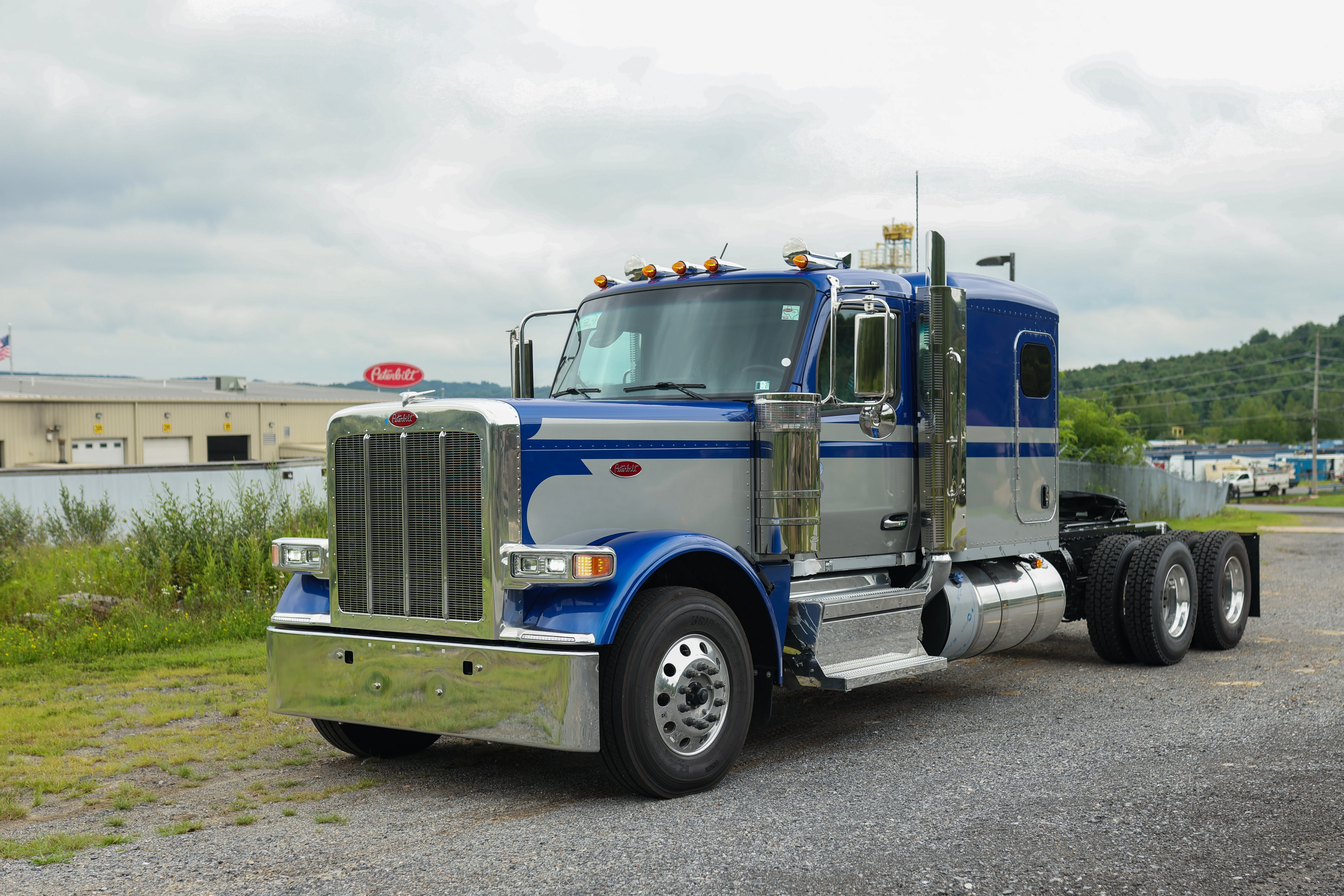 2027 Peterbilt 589