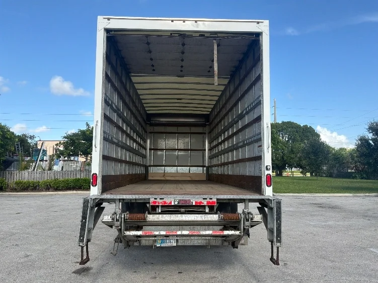2020 International MV in Pompano Beach, FL — photo 8