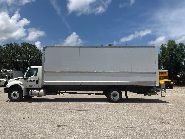 2020 International MV in Pompano Beach, FL — photo 4