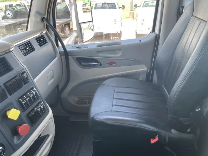 2022 Peterbilt 567 - image 18