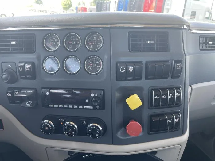 2022 Peterbilt 567 - image 19