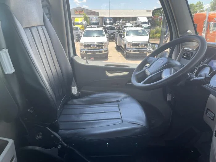 2022 Peterbilt 567 - image 23