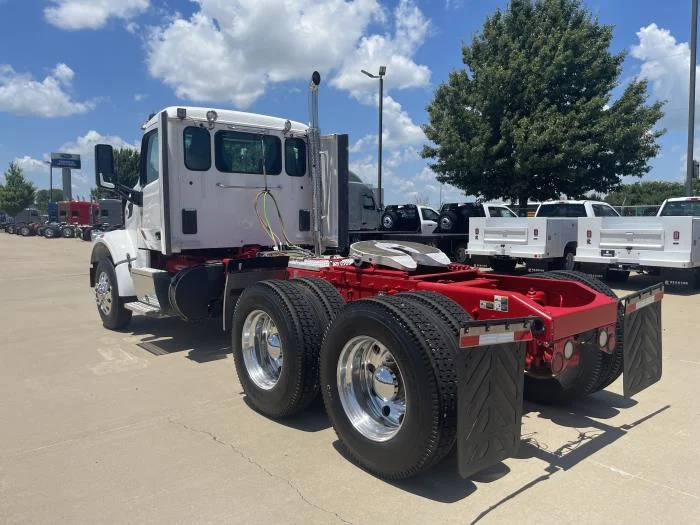 2022 Peterbilt 567 - image 12