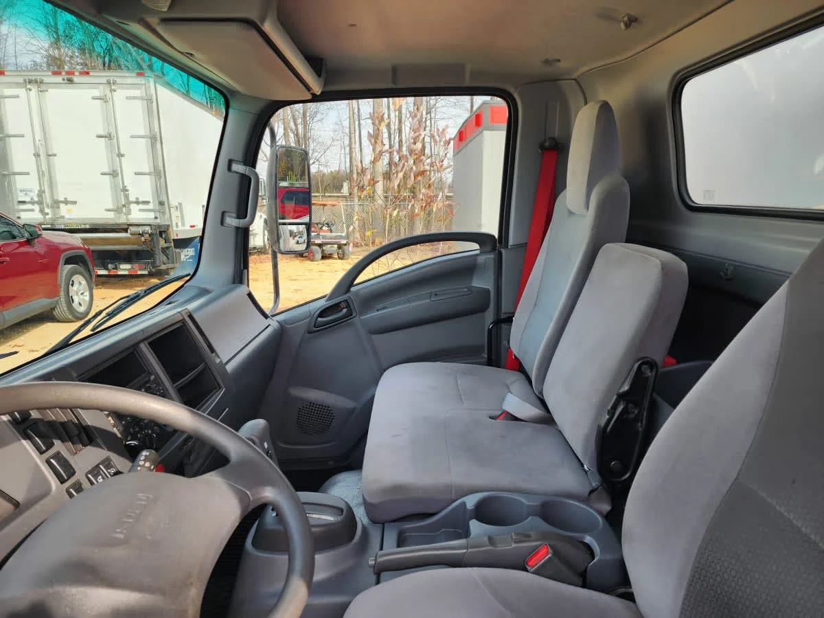 2020 Isuzu NPR - image 7