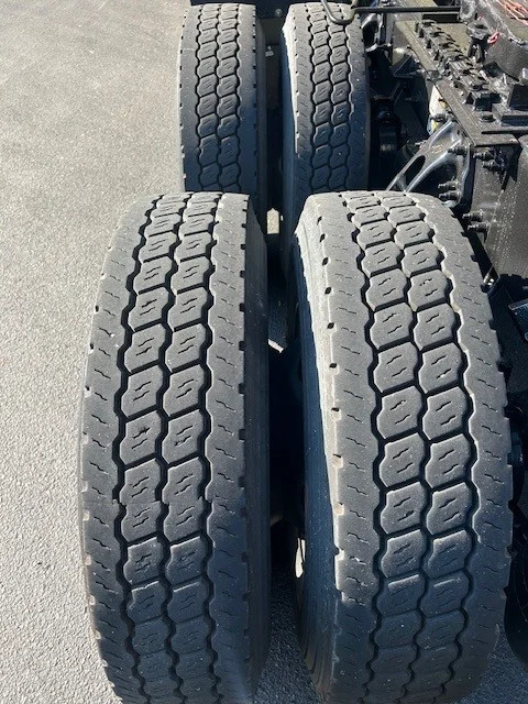 2023 Peterbilt 579 - image 6