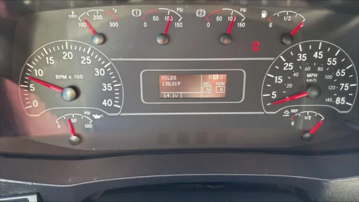 2022 International MV - image 3