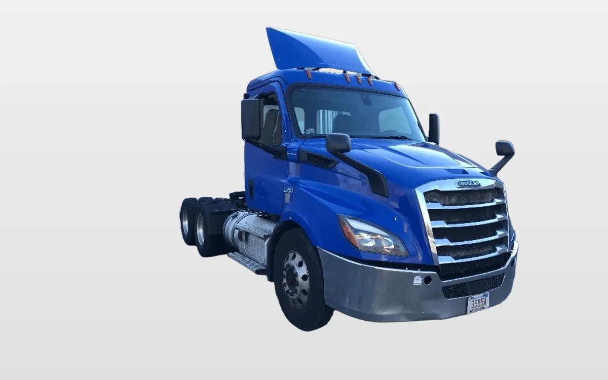 2019 Freightliner Cascadia - image 1