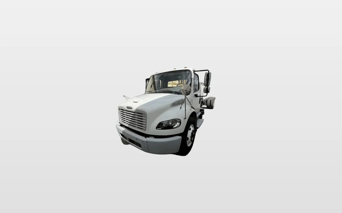 2019 Freightliner M2 106 - image 1