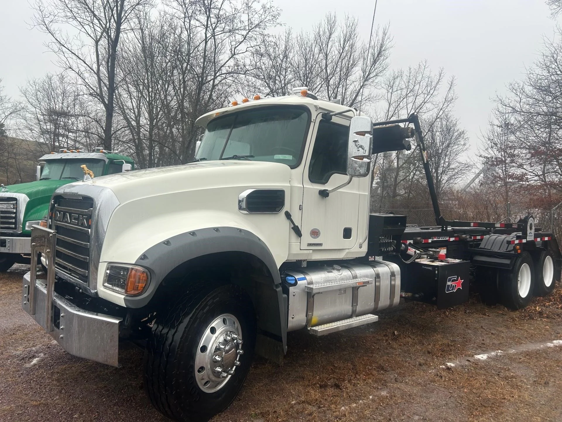 2025 Mack Granite — photo 2