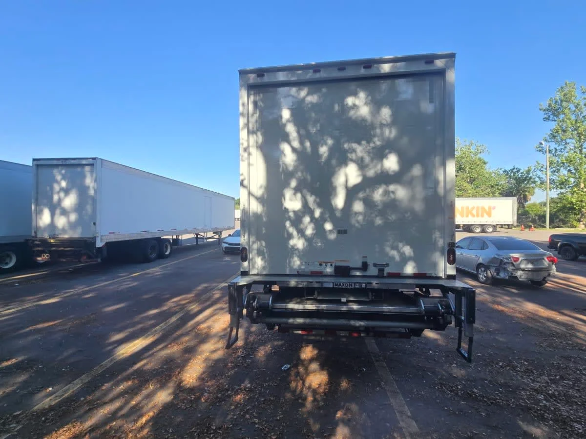 2020 International MV - image 5