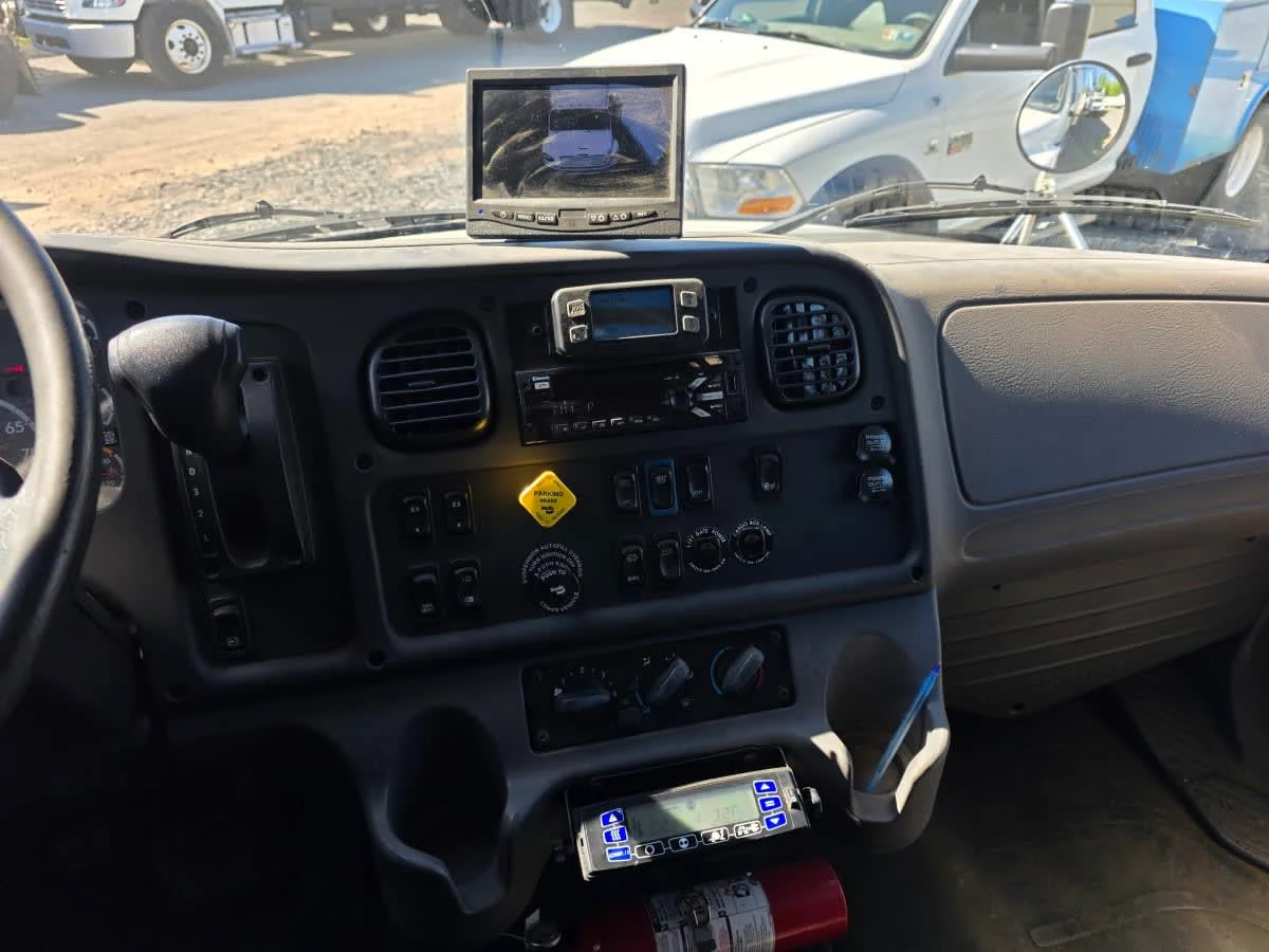 2019 Freightliner M2 106 in Syracuse, NY — photo 14