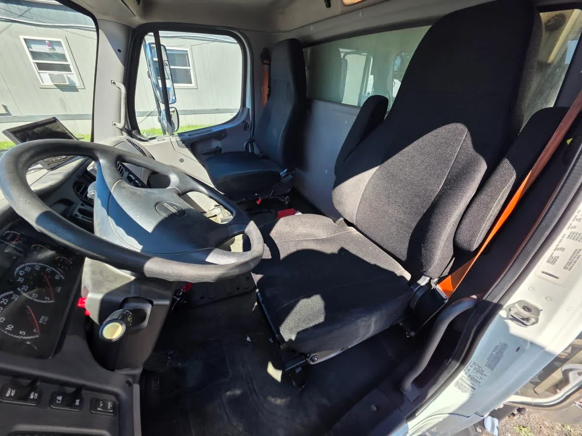 2019 Freightliner M2 106 in Syracuse, NY — photo 8