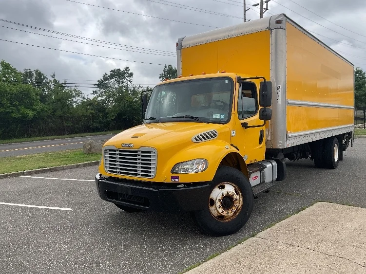 2014 Freightliner M2 106 in West Babylon, NY — photo 3