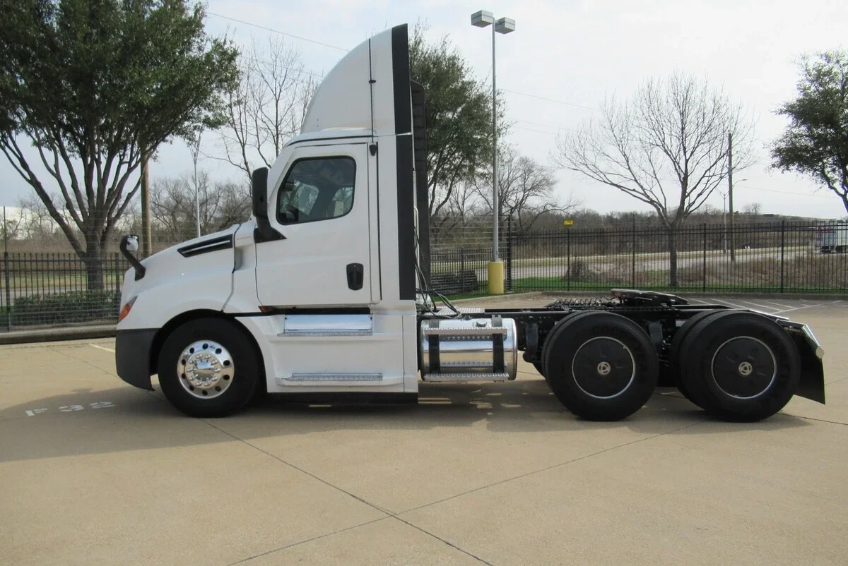 2024 Freightliner Cascadia - image 6