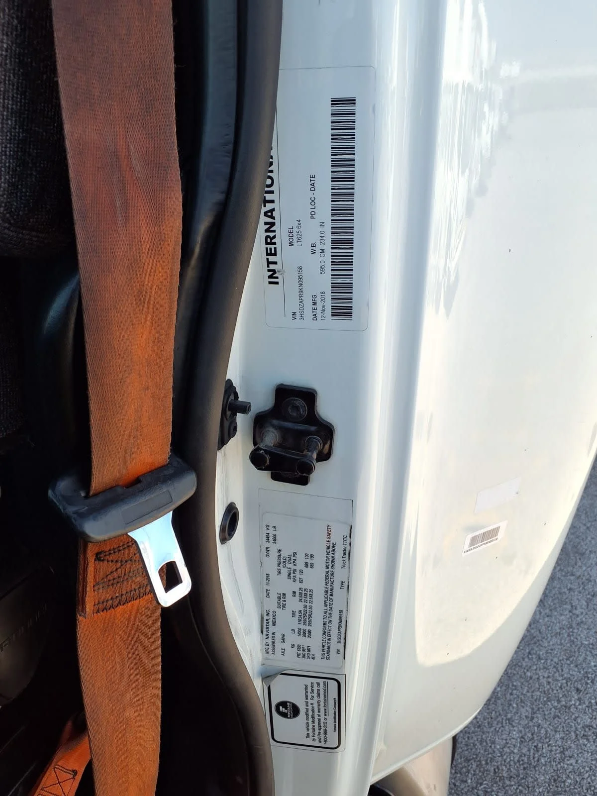 2019 International LT in Cleveland, OH — photo 11