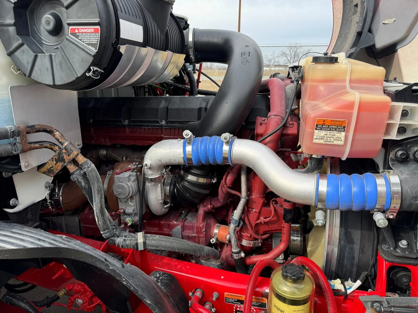 Used 2023 Mack Anthem Daycab - image 9