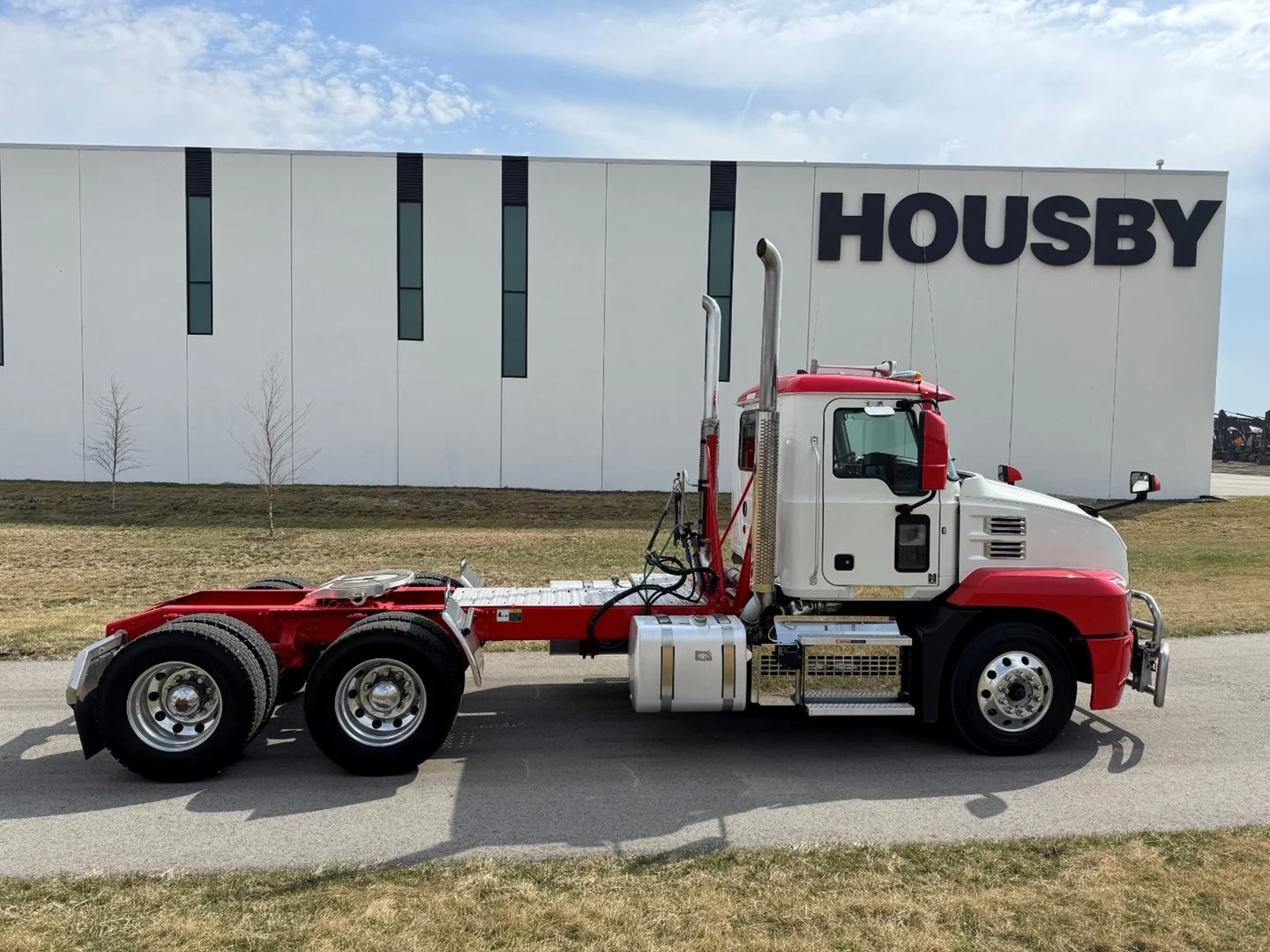 Used 2023 Mack Anthem Daycab - image 7