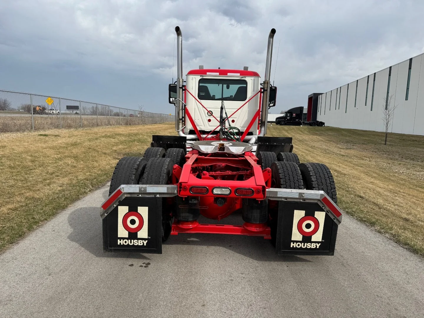 Used 2023 Mack Anthem Daycab - image 5