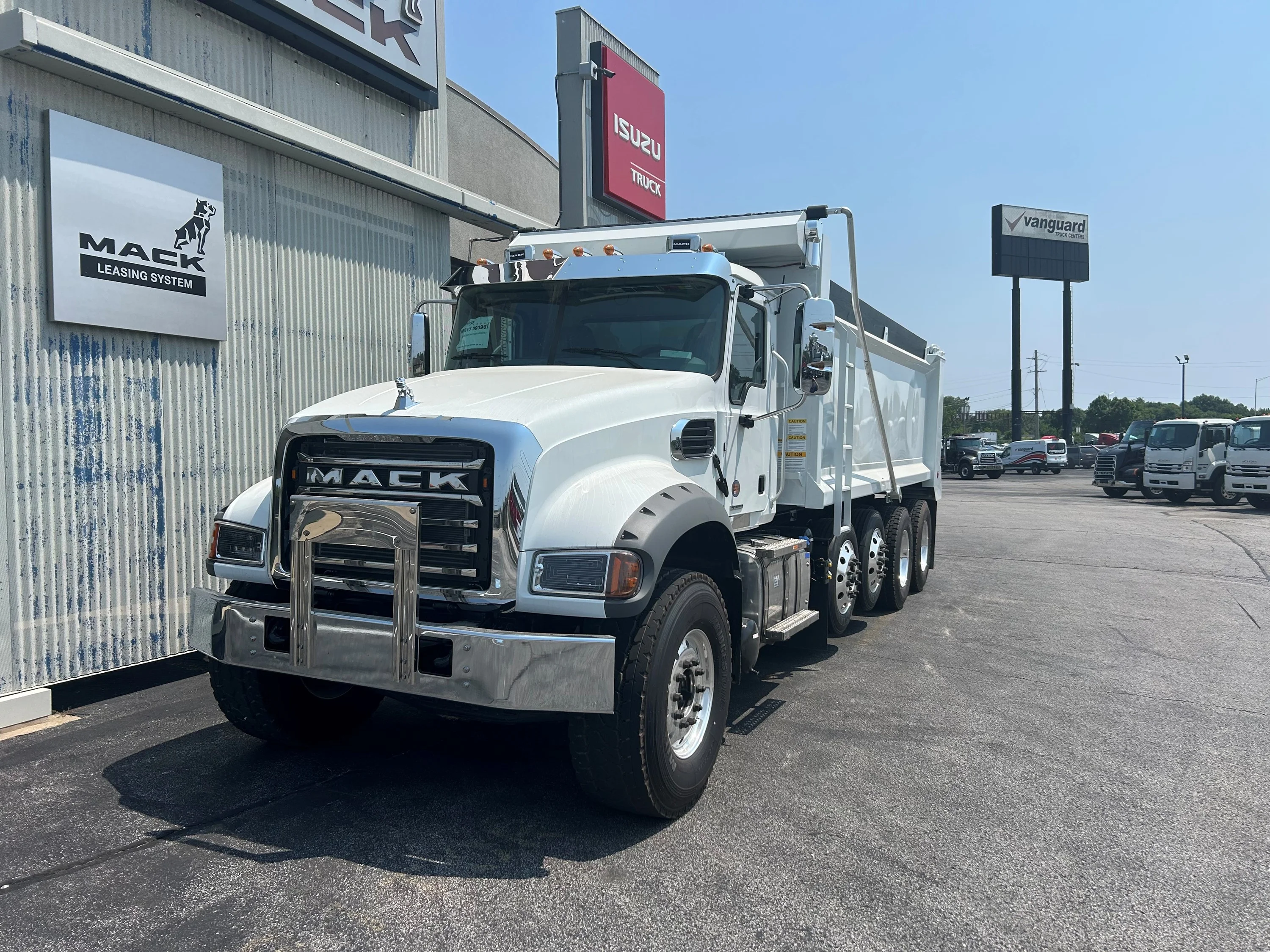 2027 Mack Granite in Cahokia, IL — photo 3