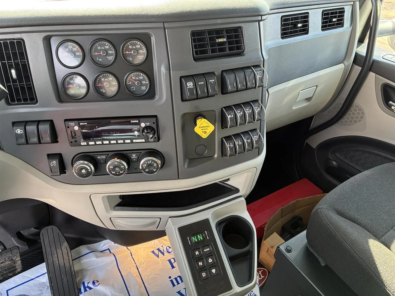 2026 Peterbilt 567 - image 10