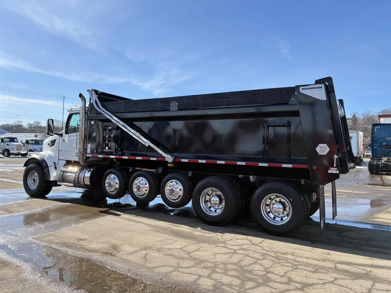 2026 Peterbilt 567 - image 2