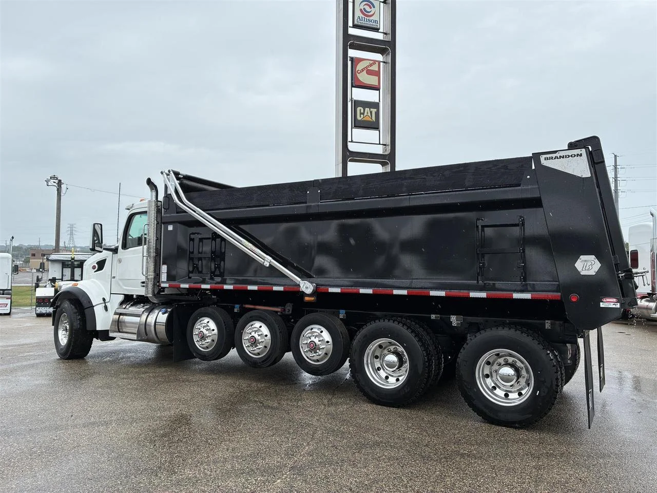2026 Peterbilt 567 in South St. Paul, MN — photo 2