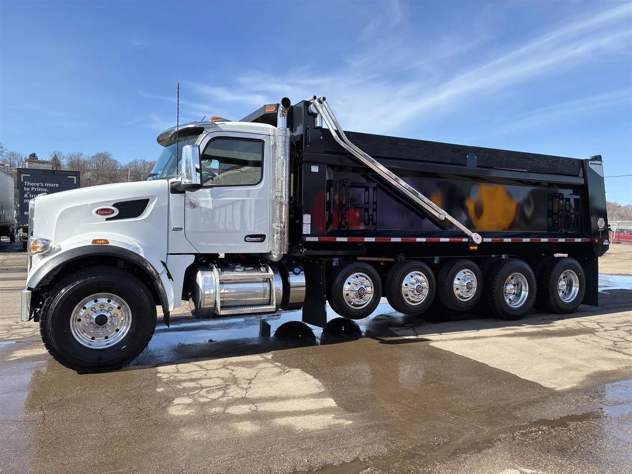 2026 Peterbilt 567 in South St. Paul, MN