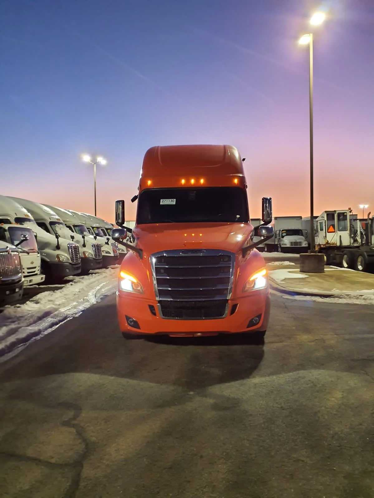 2020 Freightliner Cascadia - image 2