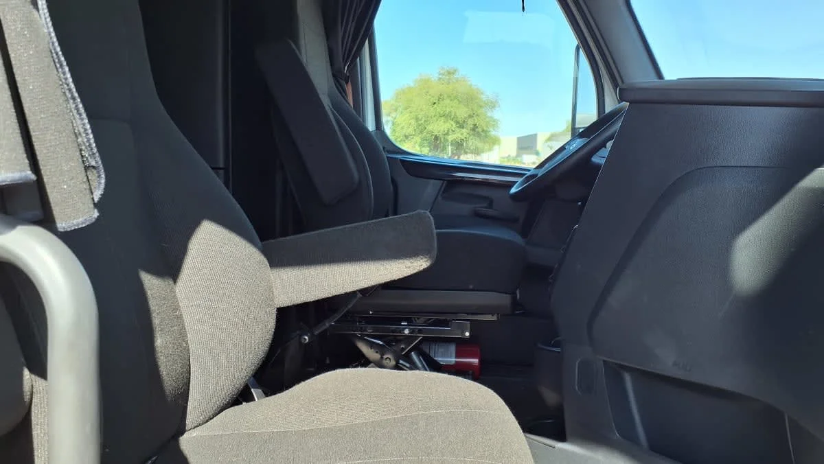2023 Freightliner Cascadia in Phoenix, AZ — photo 15