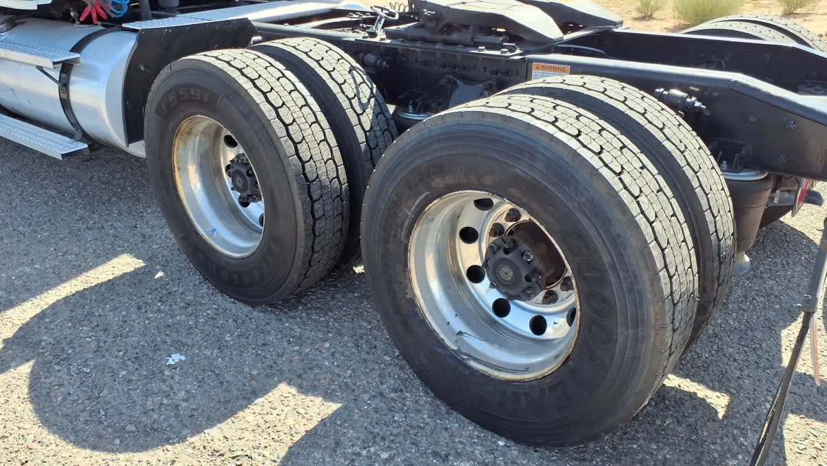 2023 Freightliner Cascadia in Phoenix, AZ — photo 13