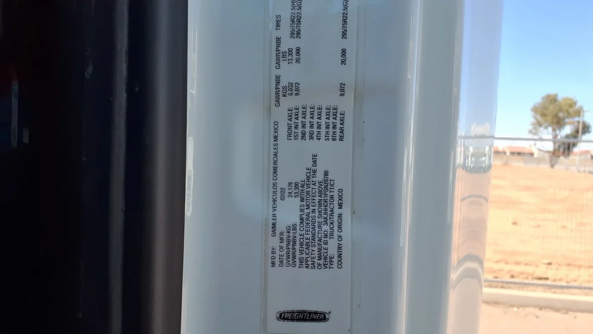 2023 Freightliner Cascadia in Phoenix, AZ — photo 11