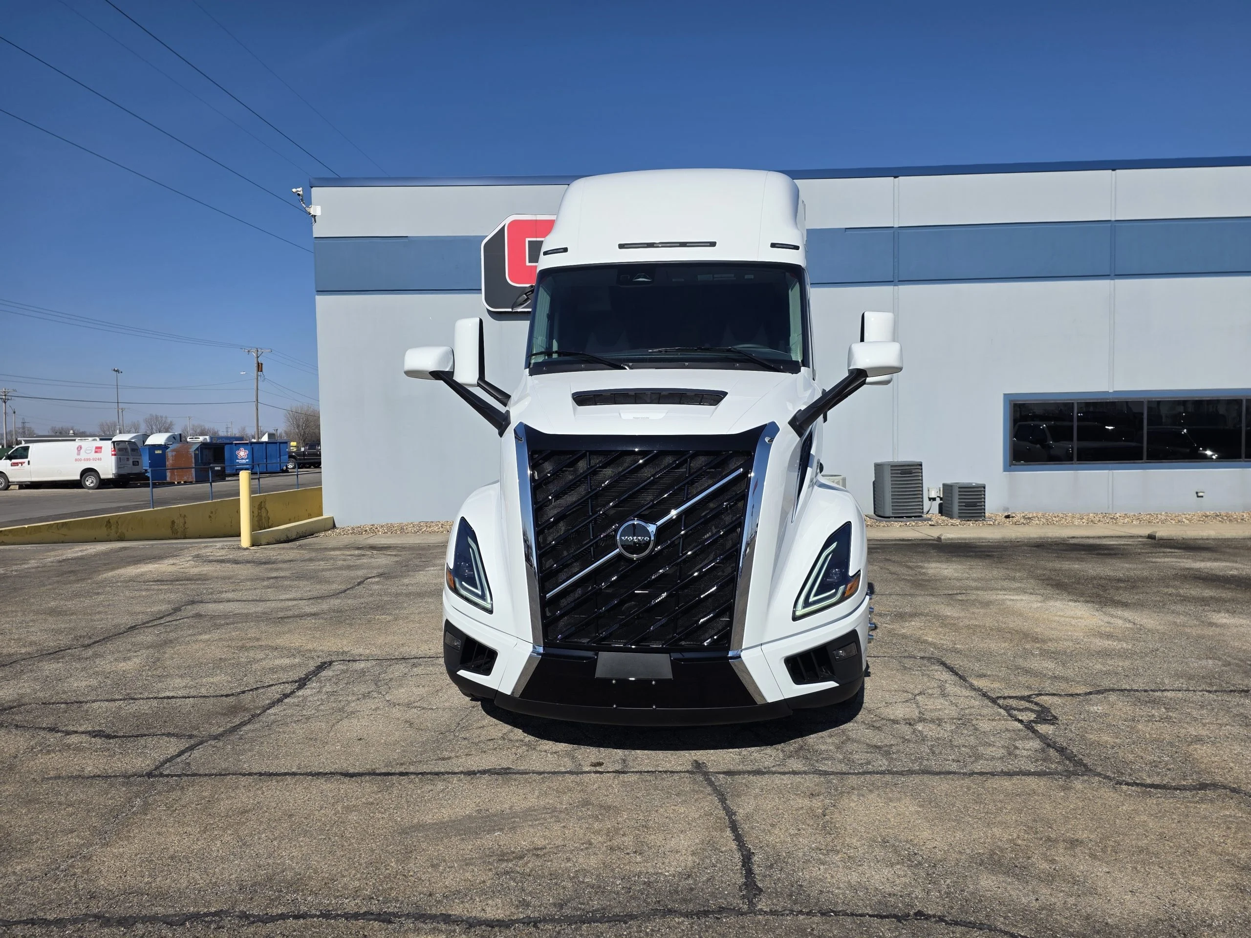 2027 Volvo VNL 860 - image 2
