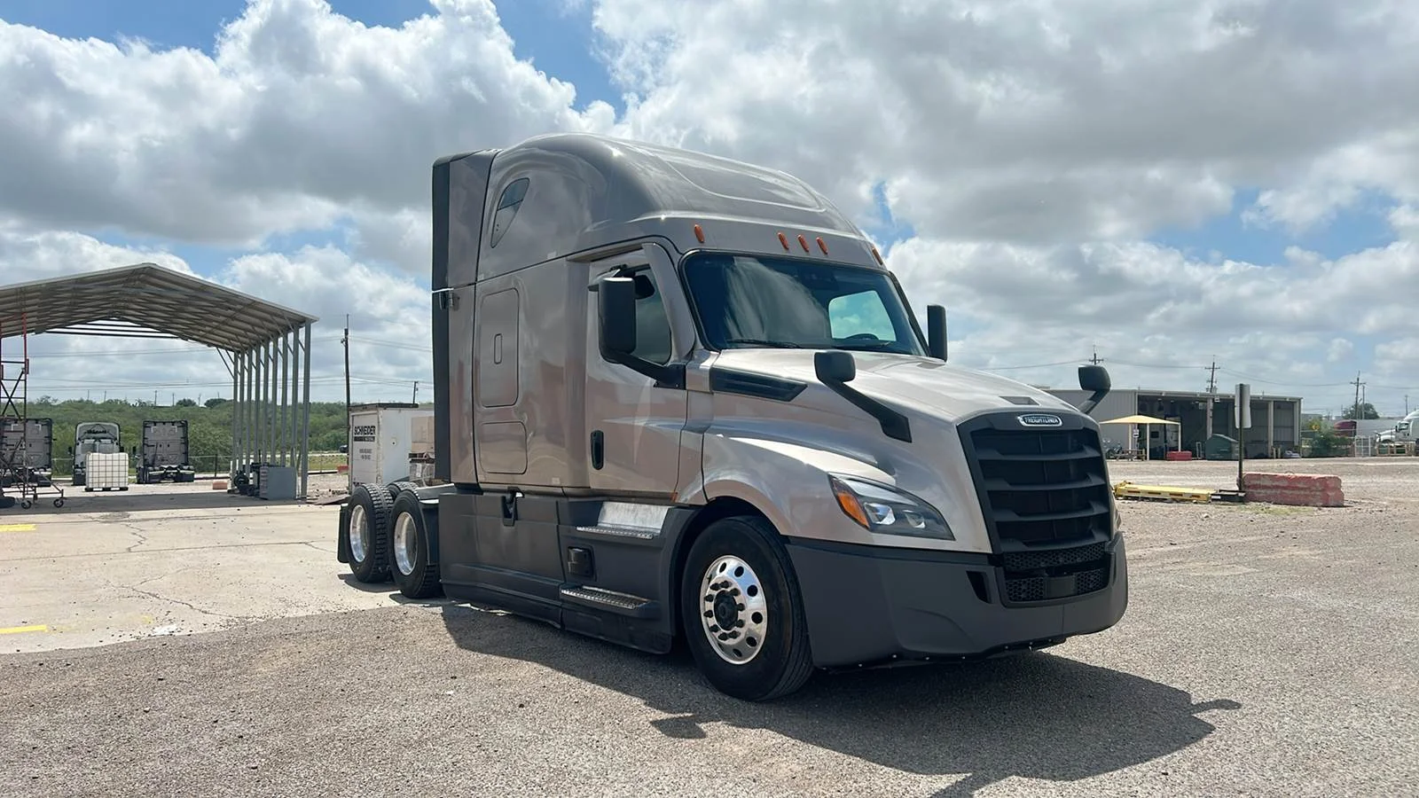2025 Freightliner Cascadia in Laredo, TX