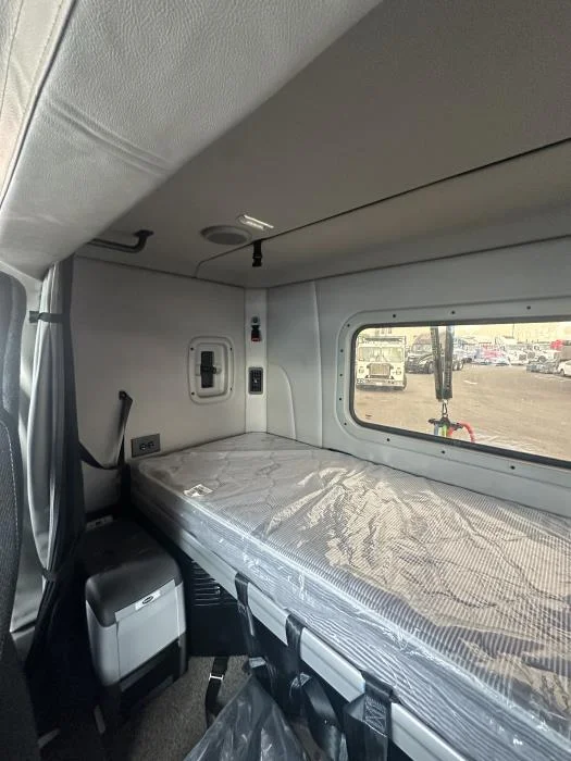 2024 Peterbilt 567 - image 14