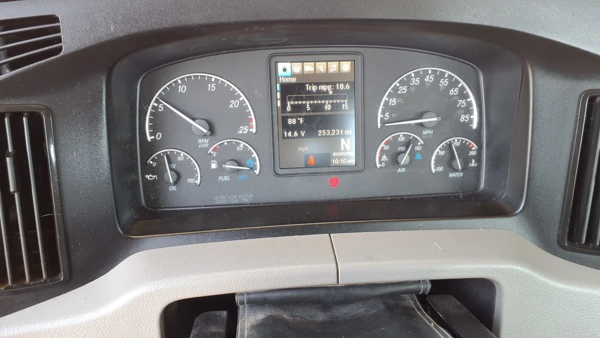 2020 Freightliner Cascadia in West Chester, OH — photo 10