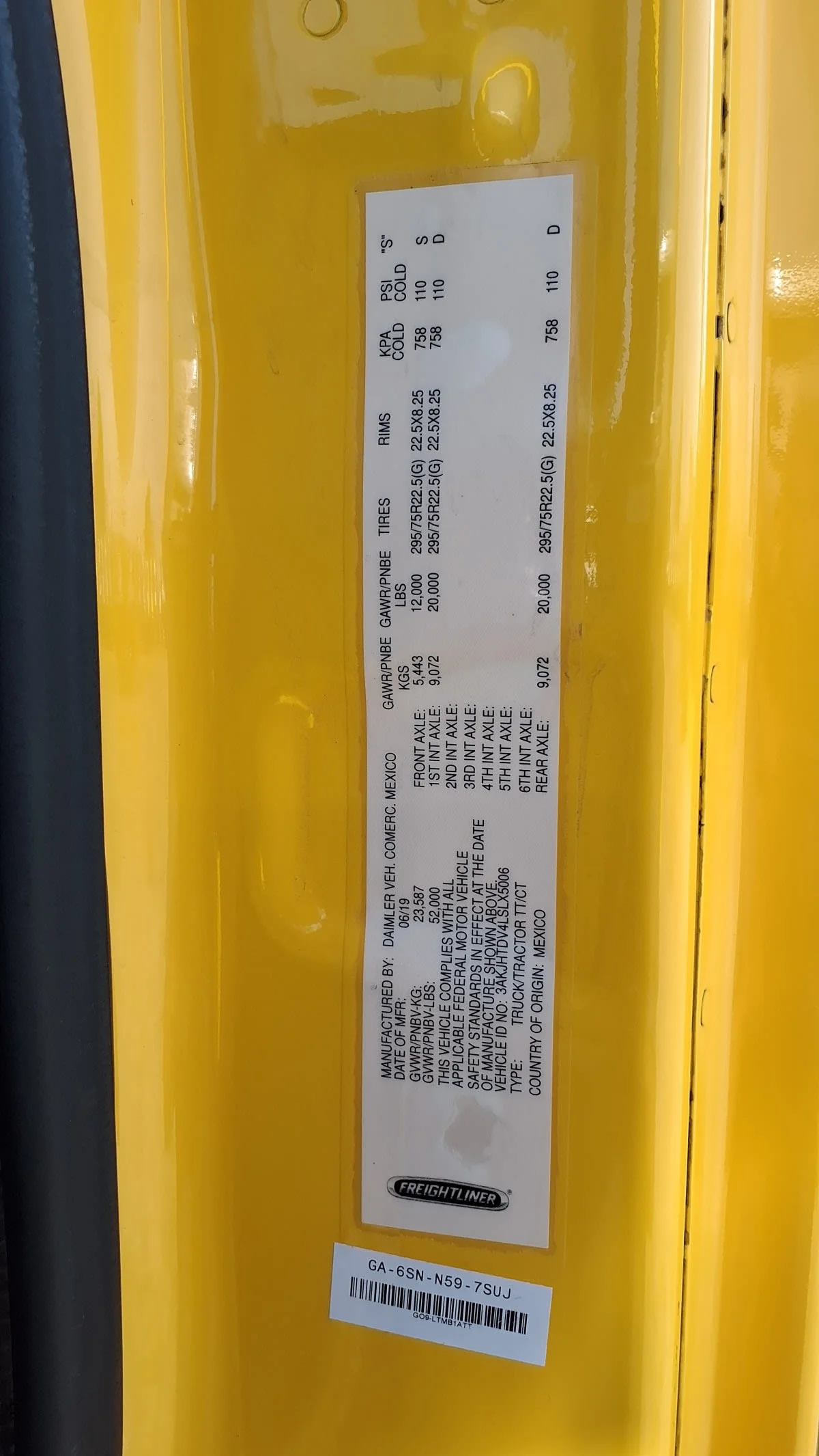 2020 Freightliner Cascadia in West Chester, OH — photo 9