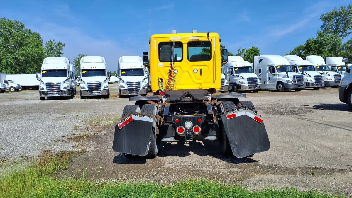 2020 Freightliner Cascadia in West Chester, OH — photo 5