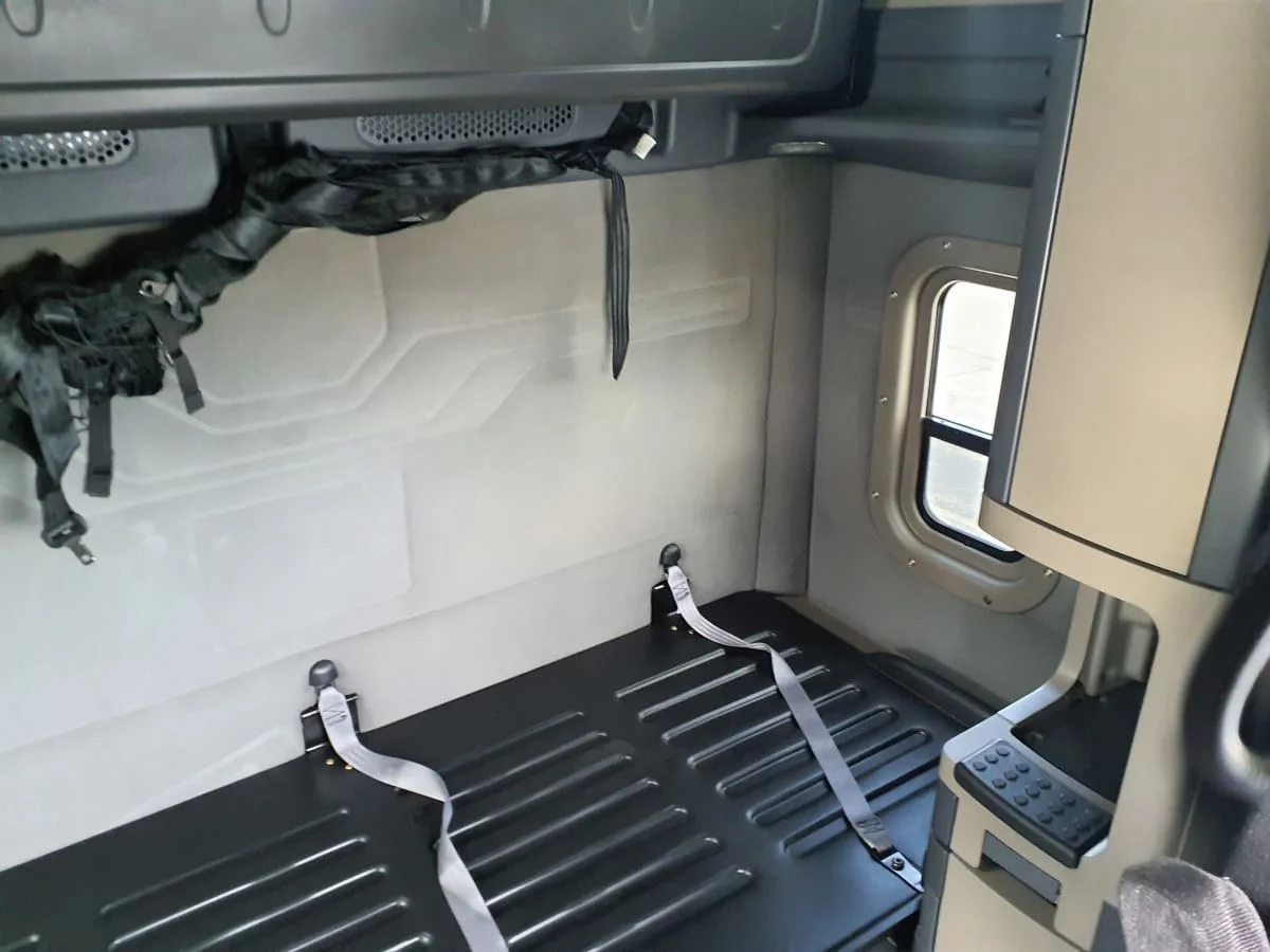 2020 Freightliner Cascadia in Altoona, IA — photo 8