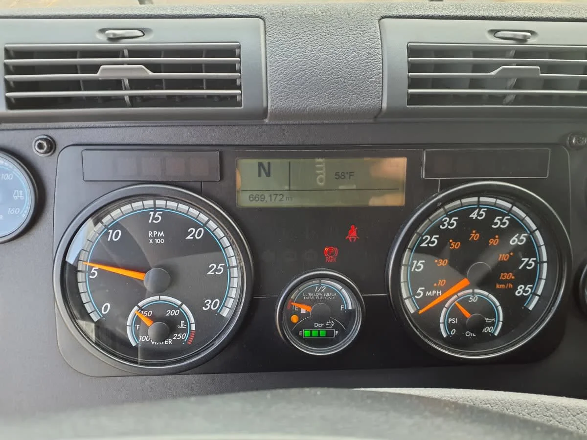 2020 Freightliner Cascadia in Altoona, IA — photo 14