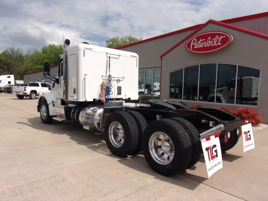 2019 Peterbilt 567 - image 6