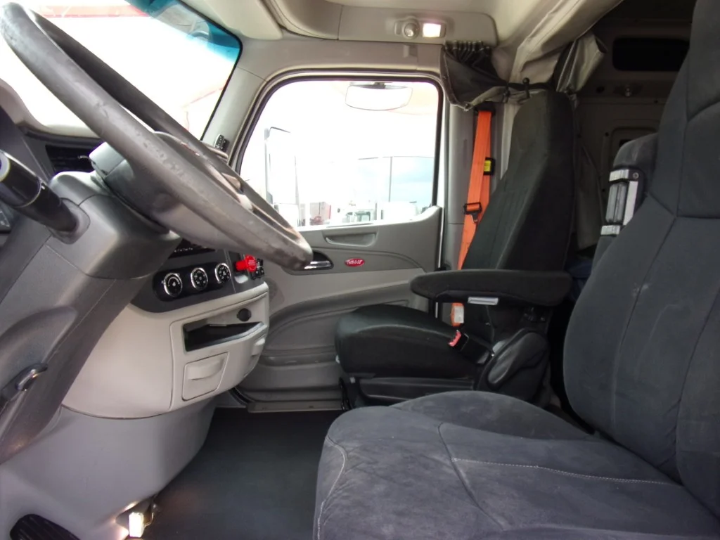 2019 Peterbilt 567 - image 13