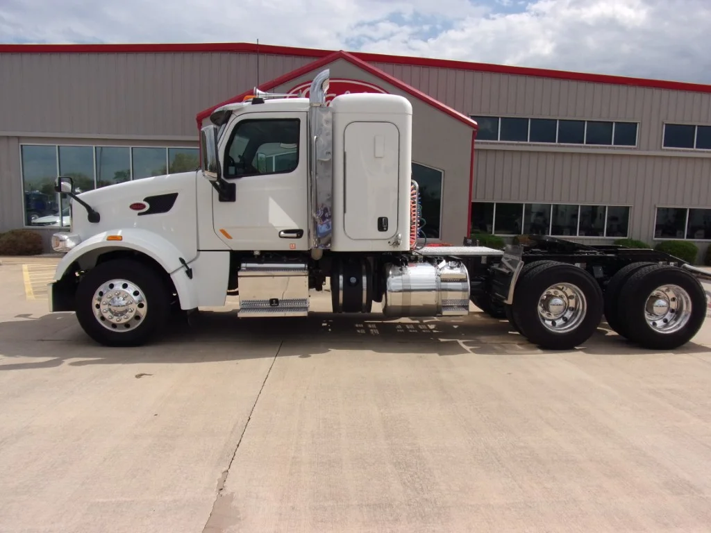 2019 Peterbilt 567 - image 7