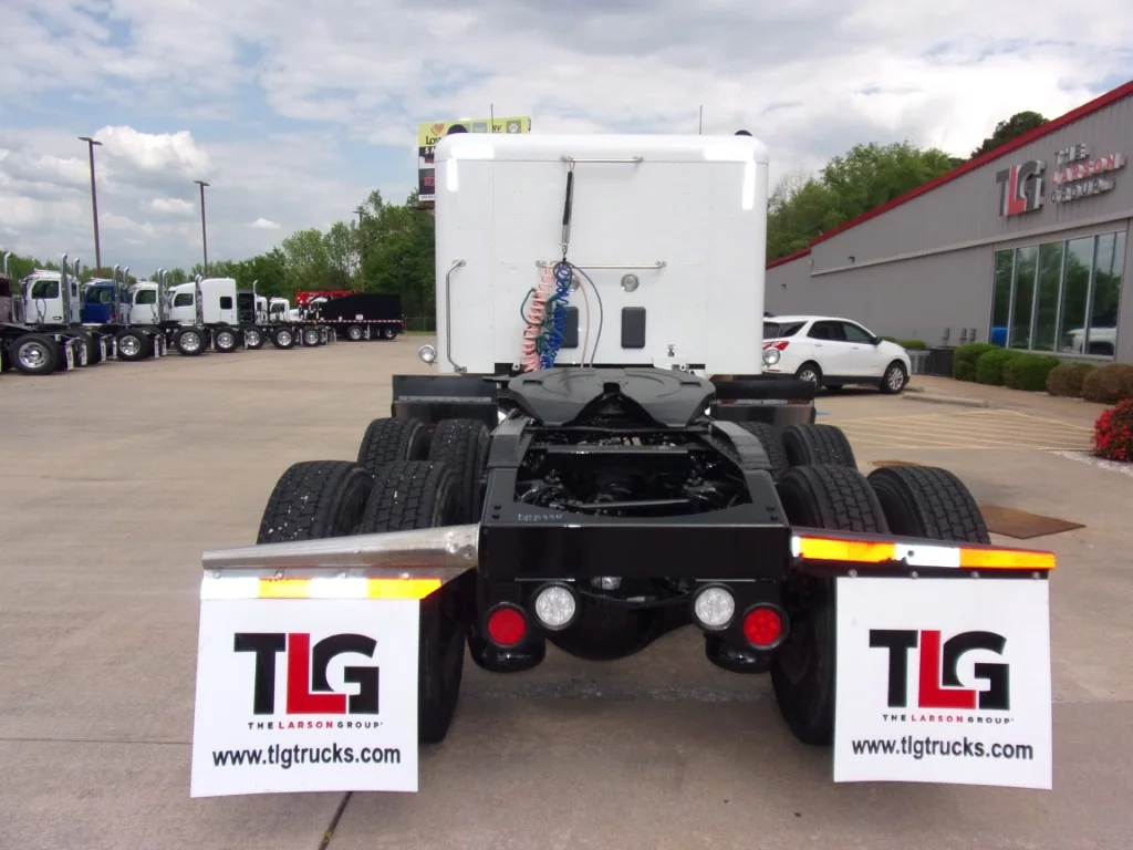 2019 Peterbilt 567 - image 4