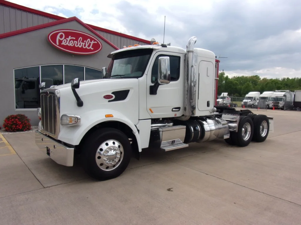 2019 Peterbilt 567 - image 1
