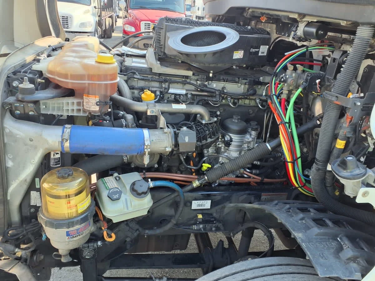 2020 Freightliner Cascadia in Greenville, SC — photo 8