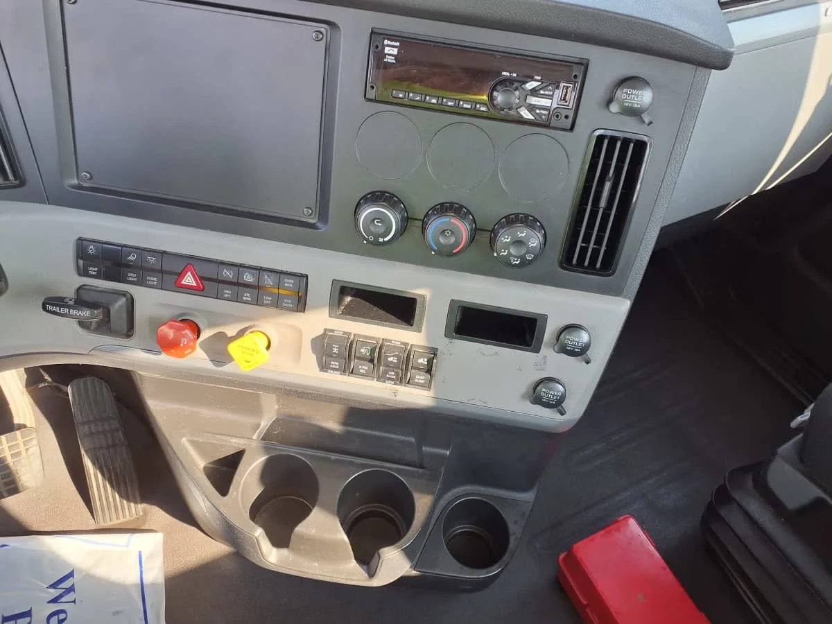 2020 Freightliner Cascadia in Greenville, SC — photo 13